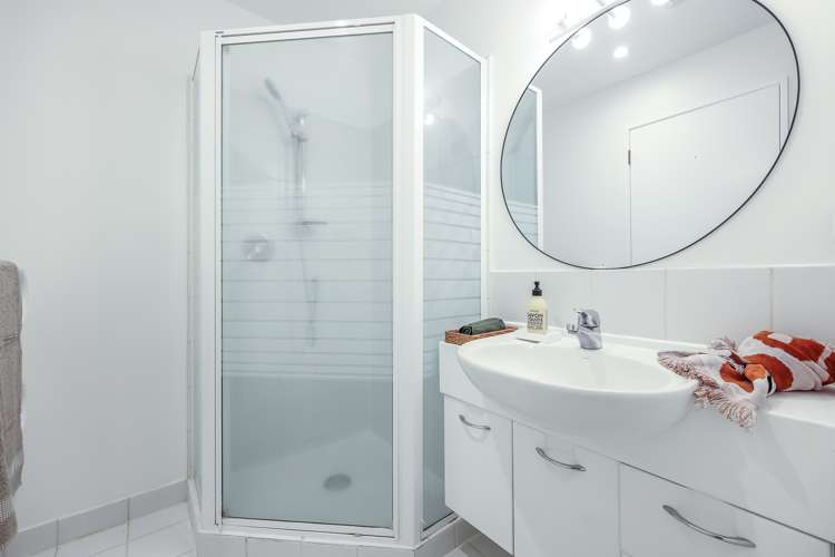 8c/11 Nicholas Street Auckland Central_14