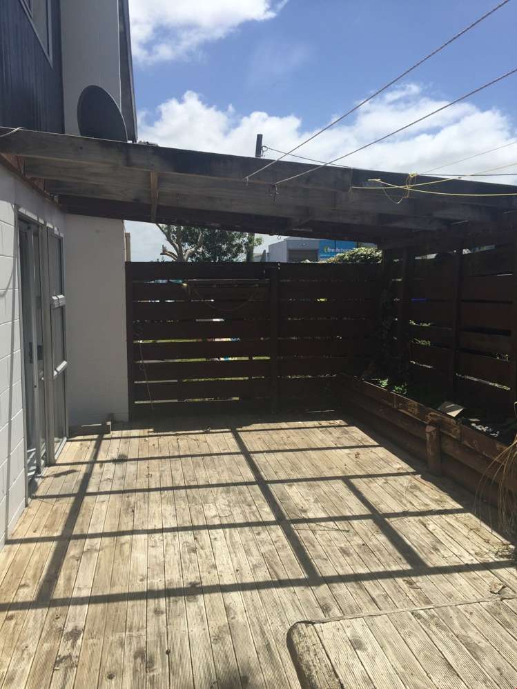 2/2a Bowers Road Glen Eden_7