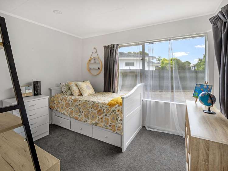 25 Pinedale Parade Milson_17