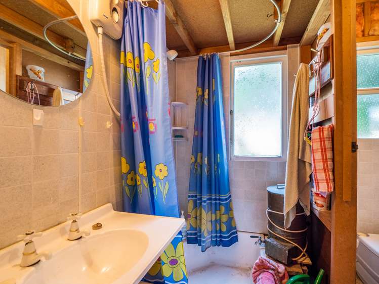 32 Peace Street Taieri Mouth_14