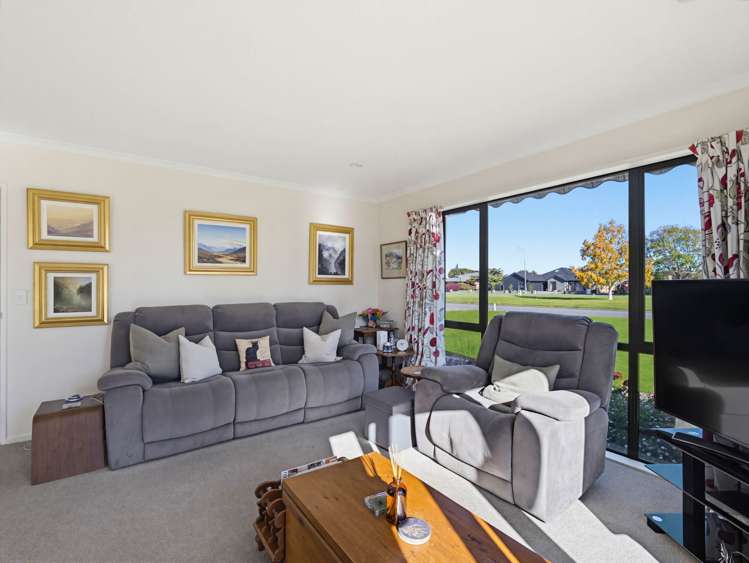 1 Grace Ireland Drive_4