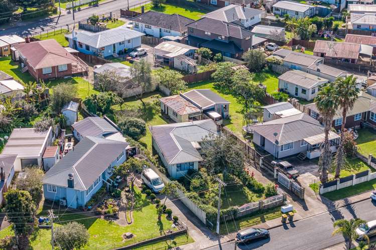 15 Tindall Crescent Otara_11