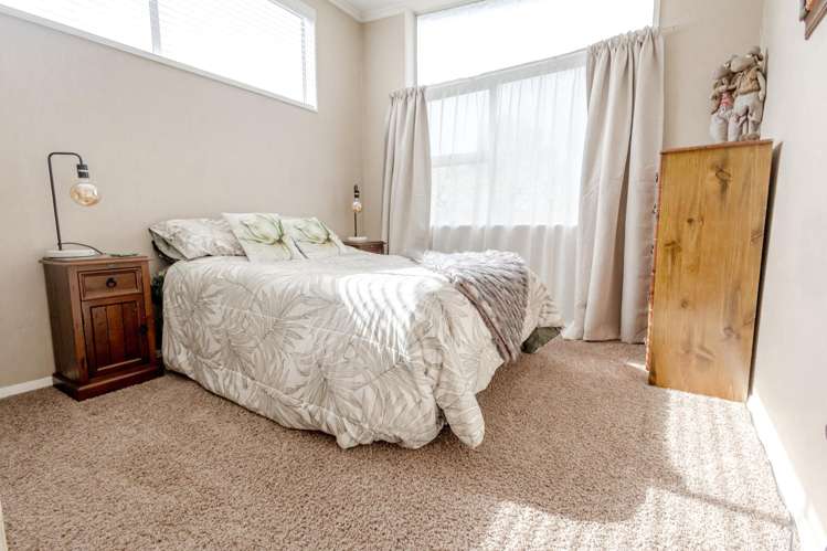 79 Livingstone Street Hokitika_14