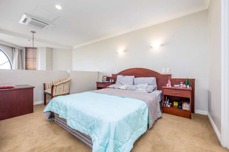 10p/100 Greys Avenue Auckland Central_13