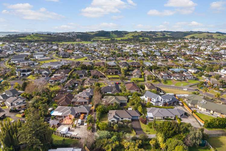 6 Araminta Place Beachlands_29