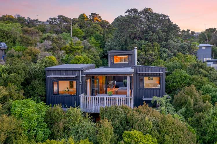 27 Queens Drive Oneroa_29