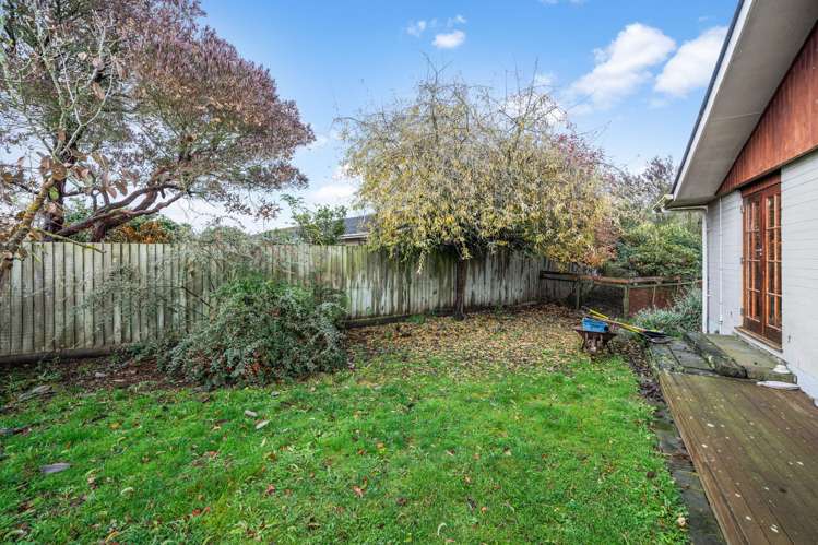 21 De Bloge Place Burwood_17