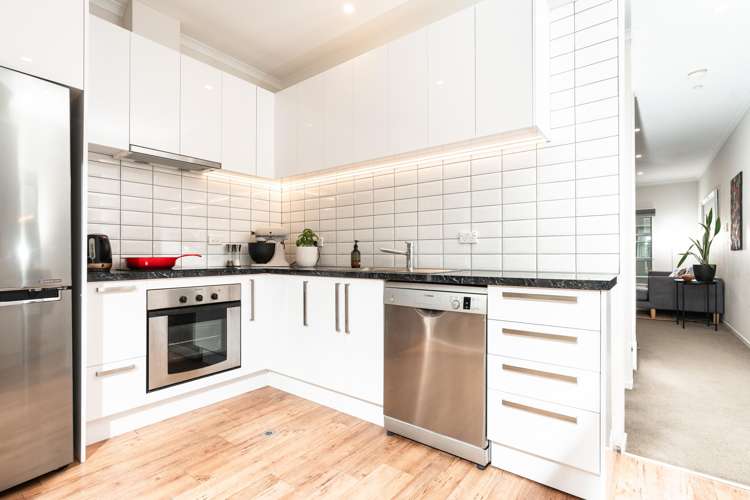 U2/123 The Parade Island Bay_3