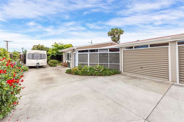 2/36 Ambleside Drive Burnside_1