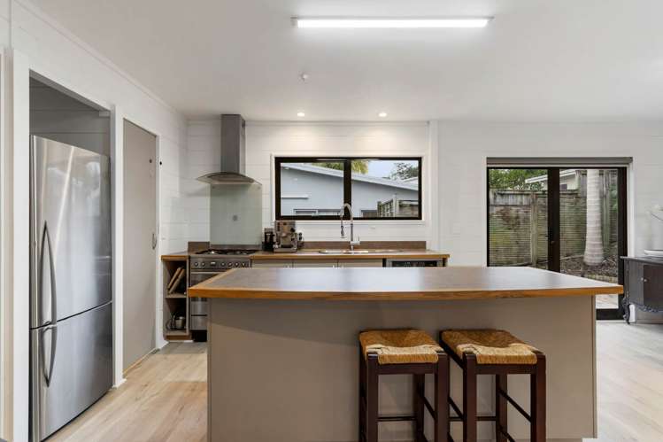 1/690 Beach Road Browns Bay_3