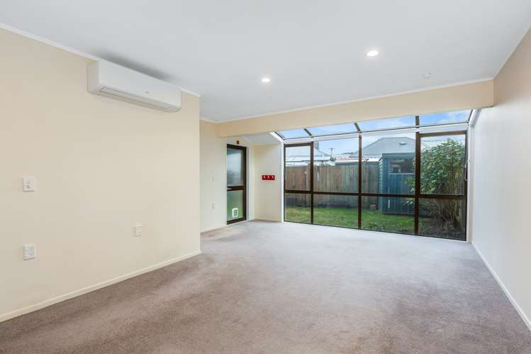 28/18 King Street Petone_7