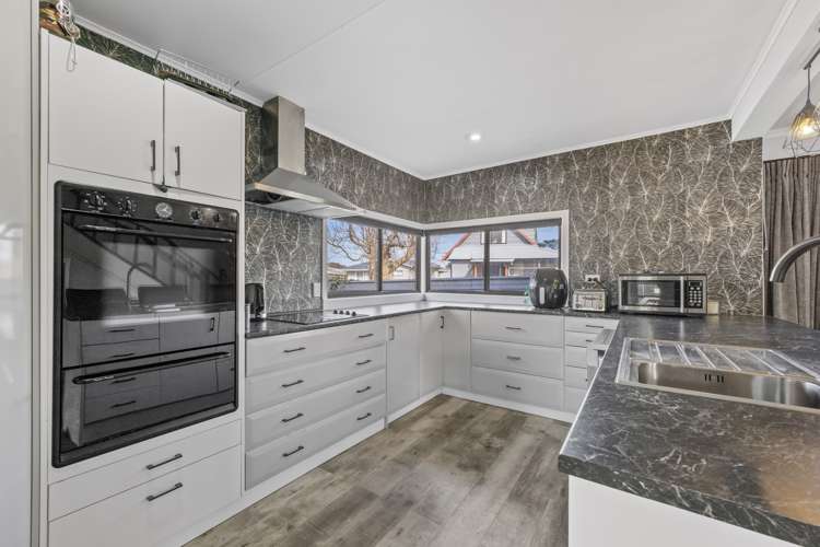 16 Douglas Street Hawera_6