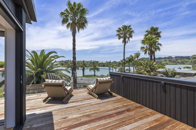 Executive Resort Style Living with Unbeatable Harbour Views