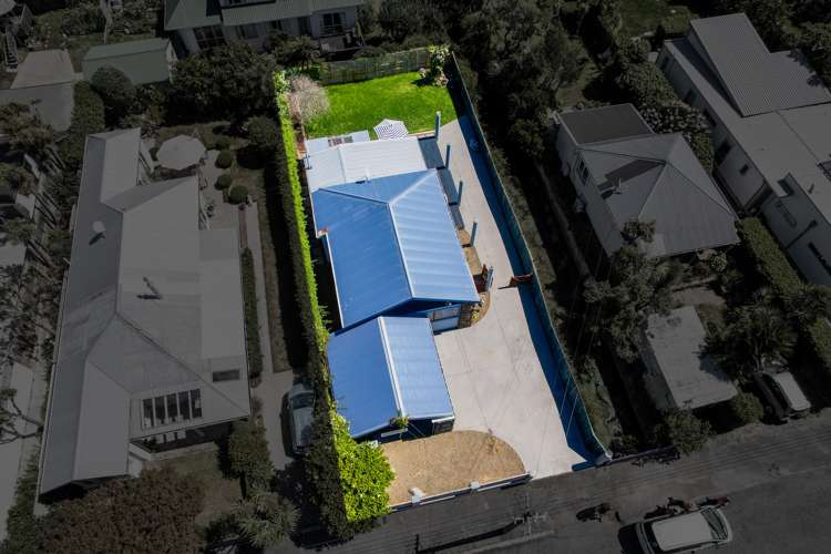 64 Colenso Street Sumner_20