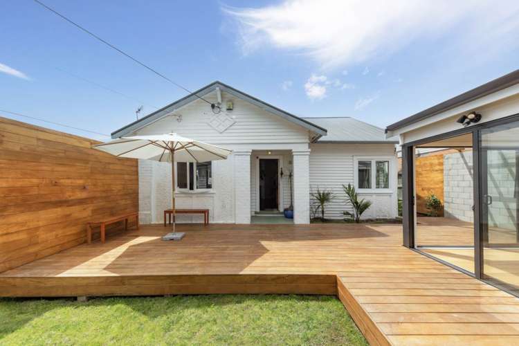 23 Archibald Road Kelston_23