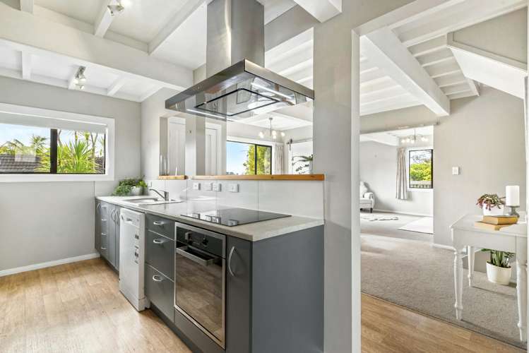 1/70 Ayton Drive Totara Vale_12