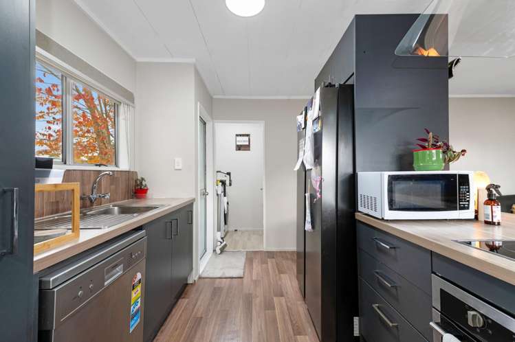 14a Aspen Place Owhata_9