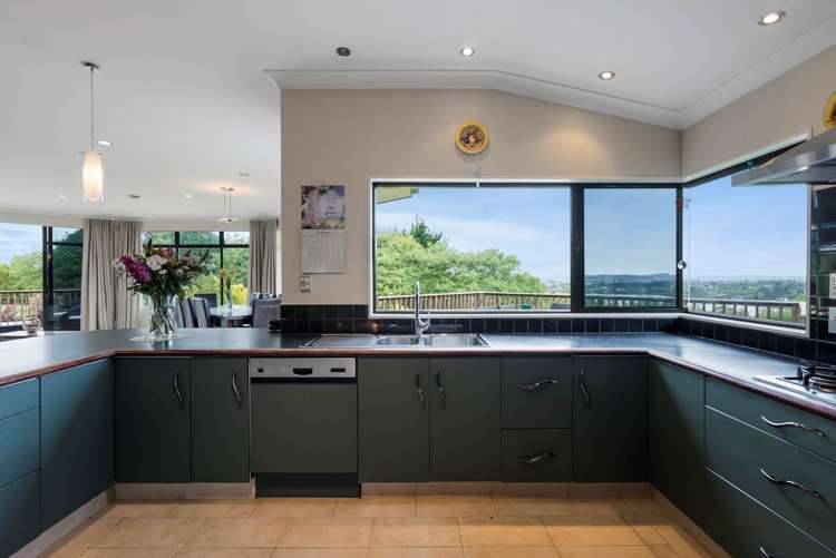 160 Lloyd Road Riverhead_6