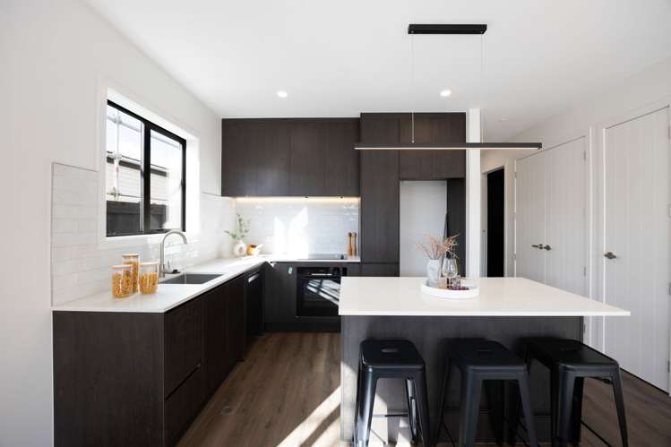 2/8 Lumino Terrace_1