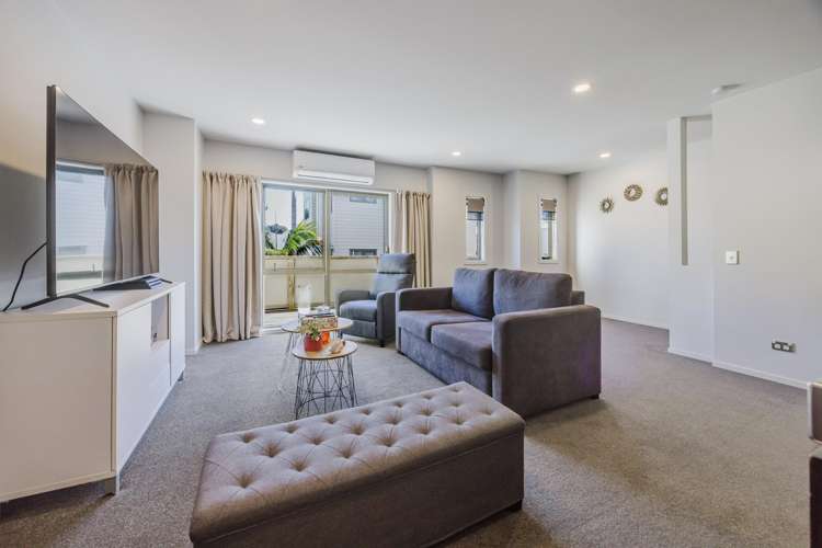 2/21 Hunters Park Drive_1