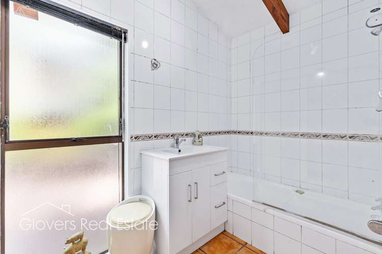 34 Sylvan Valley Avenue Titirangi_12