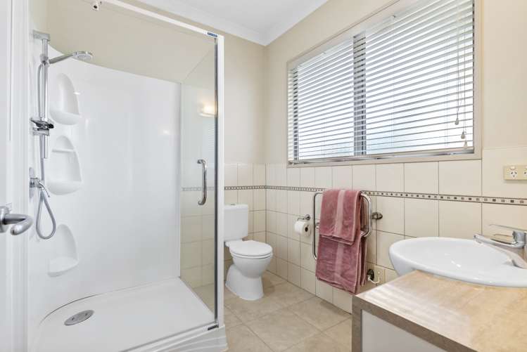 23 English Oak Drive Schnapper Rock_33