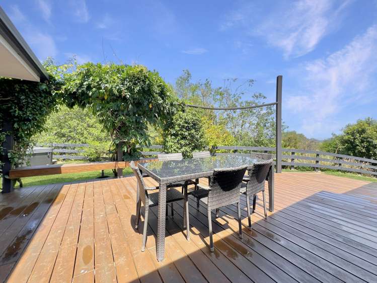 1377E Manawahe Road Manawahe_10