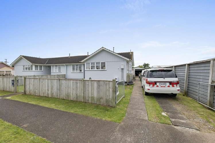 1 & 3 Koromiko Avenue Hawera_12