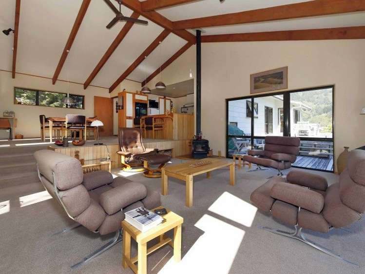 609 Port Underwood Road Whatamango Bay_14