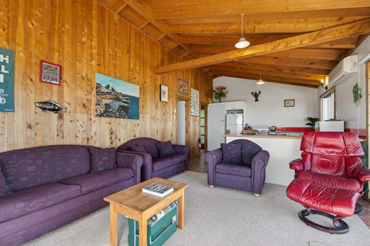 22 Seaview Avenue Cape Palliser_5