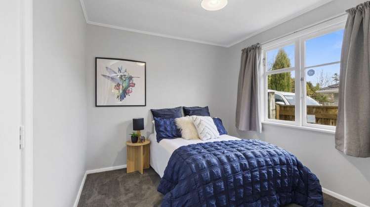 26 Lowry Crescent Stokes Valley_11