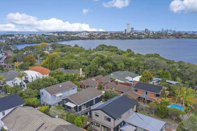 2/10 Pierce Road Milford_1