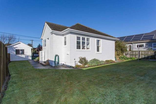 17 Coopers Road Dallington_1