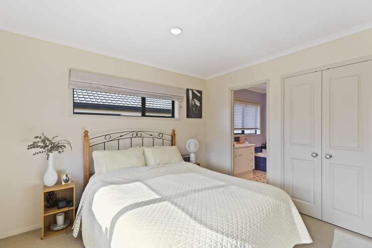 6 Royal Heights Glen Avon_24