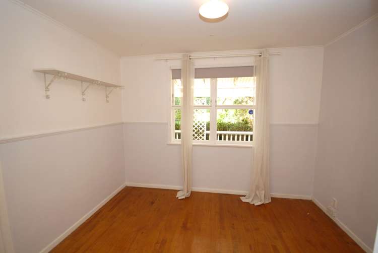 64 Selwyn Cres Forrest Hill_10