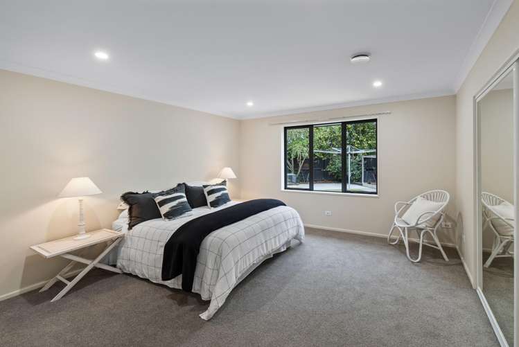 100 Mcmahon Drive Aidanfield_16