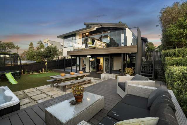 GORGEOUS HOME SEEKS FAMILY FOR A GREAT LIFESTYLE!
