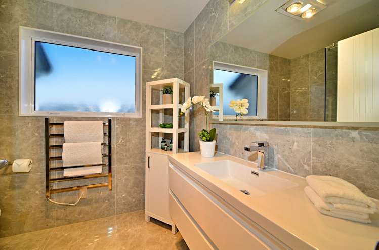 33 Rosewell Crescent Flat Bush_23