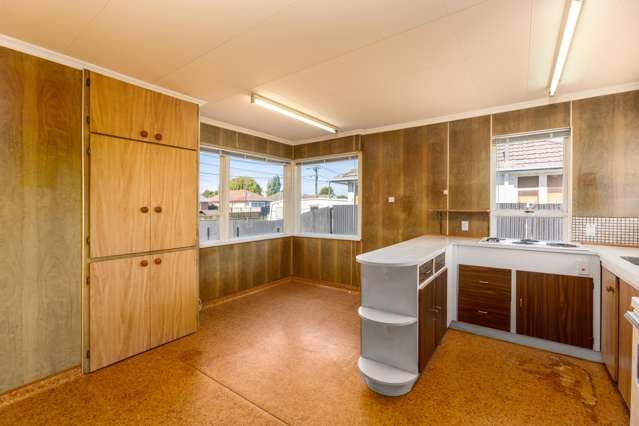 15 Carisbrooke Street Aranui_4