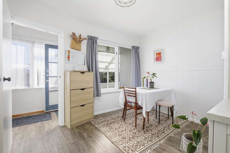 8A - 8B Devon Place Cannons Creek_11