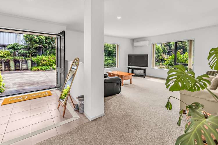 29 Edward Payton Grove Pukehangi_1