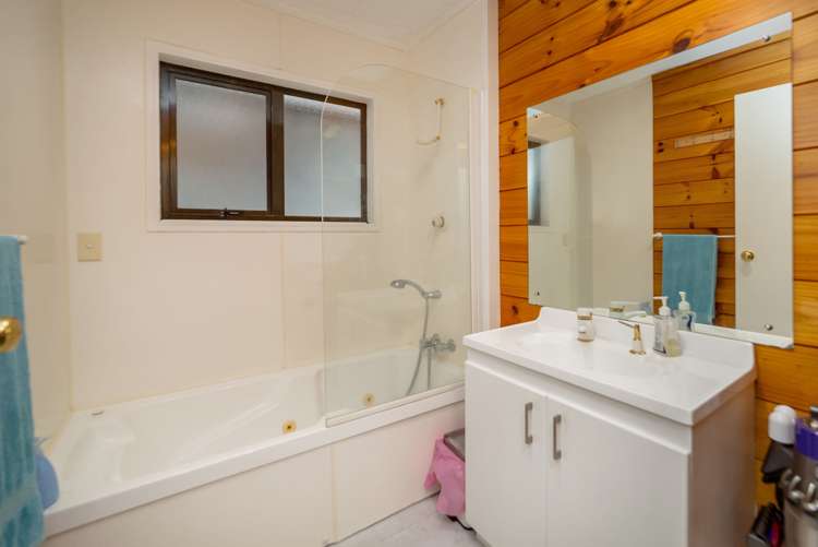 74 Charles Street Carterton_32