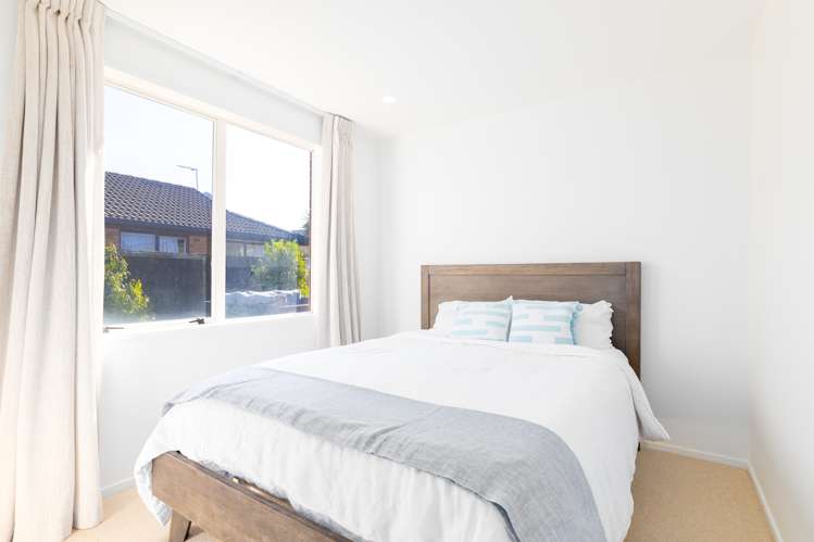 6 Ronald George Place Parklands_10