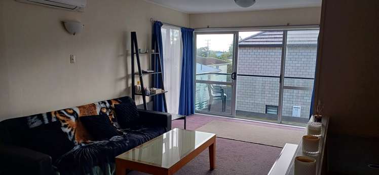 2/132 Atkinson Road Titirangi_3