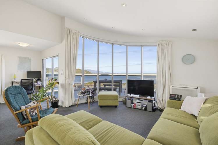 96B Lyall Parade Lyall Bay_8