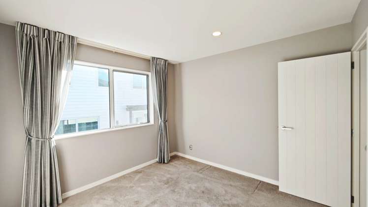 12 Fernhill Way Oteha_16