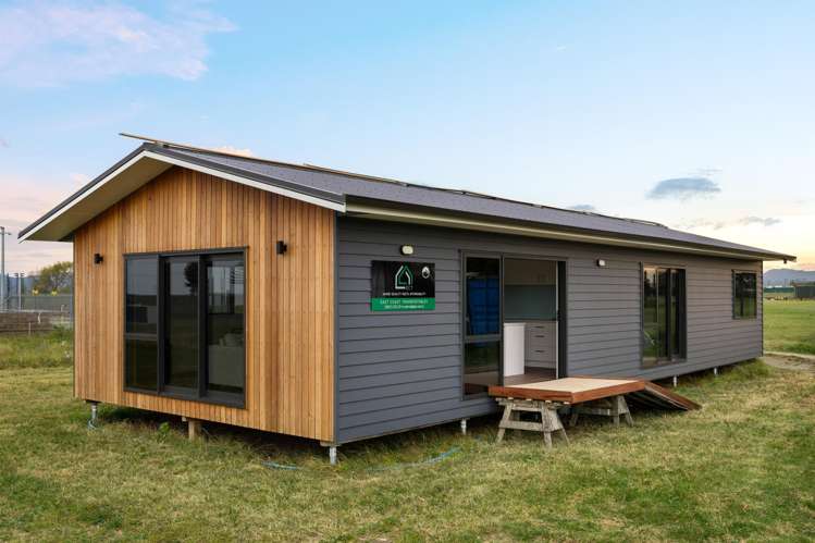 ECT/16 Commerce Place Awapuni_16