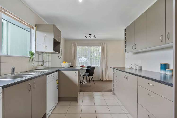 2/38A Ambler Avenue Glen Eden_4