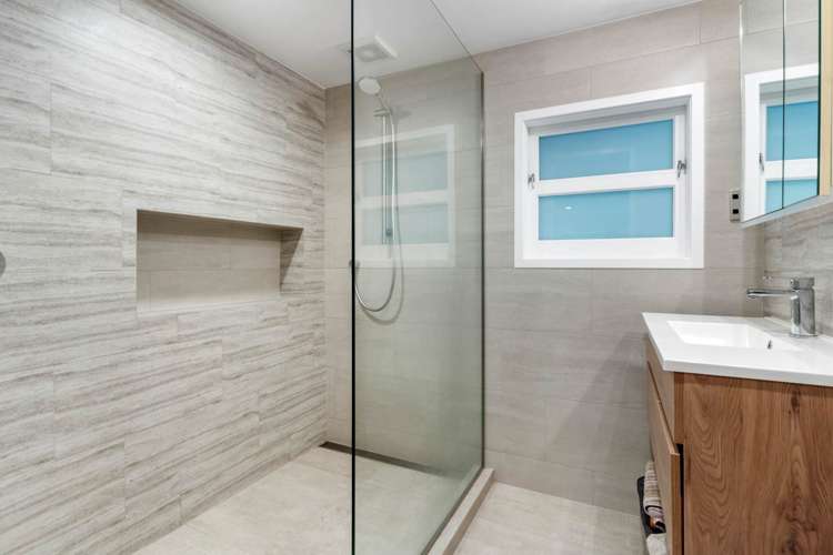 1 Rimutaka Place Titirangi_11