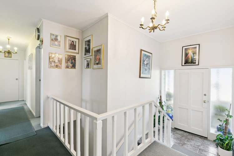 24 Turriff Crescent Tawa_7